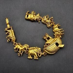 AJC Noahs Ark Gold Tone Bracelet Charm Link Signed Costume Jewelry Vintage